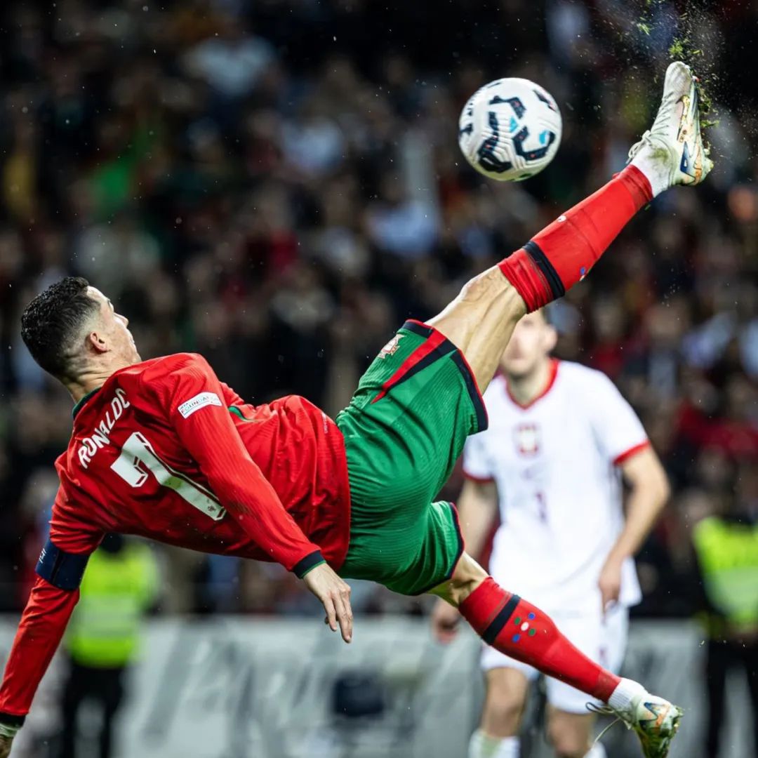 斯基拉：37岁本泽马准备在赛季结束合同到期后离开吉达联合（斯基拉：本泽马37岁，计划在赛季末合同到期时告别吉达联合）