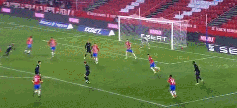 英超焦点战：利物浦主场迎战热刺,（英超重磅对决：利物浦坐镇主场对阵热刺）