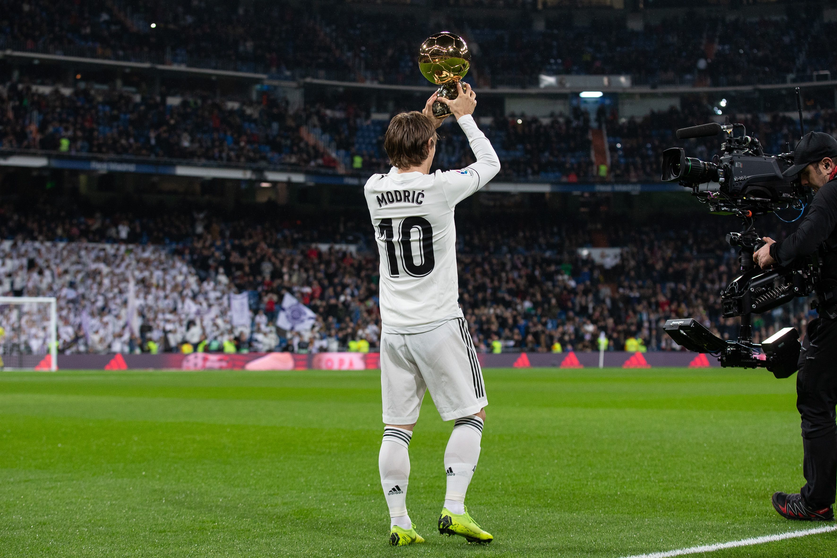 德天空：法比奥-席尔瓦对出场时间不满，考虑冬窗离开多特（德天空：法比奥-席尔瓦因出场时间有限，或在冬窗寻求离开多特蒙德）