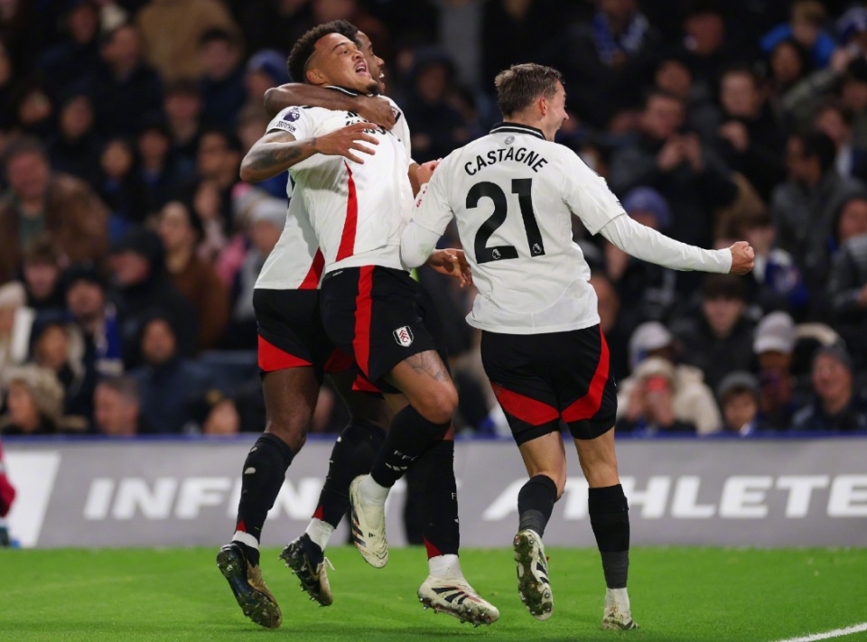 巴黎三人组联手轰进五球（巴黎三叉戟合力攻入五球）