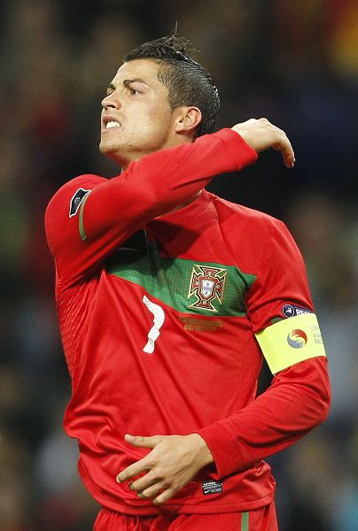 意媒：阿坎吉缺席国米训练，欧冠对阵利物浦出战成疑（据意媒报道，阿坎吉未参加国米训练，欧冠战利物浦出场成疑）