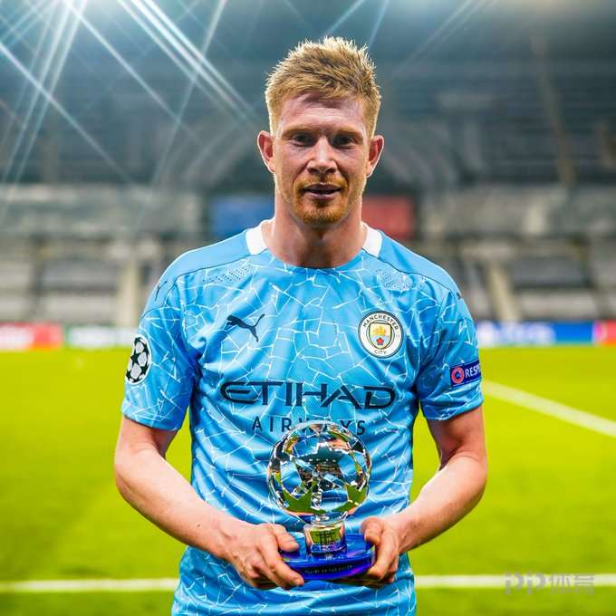 记者：奥斯卡身边人认为他没法继续踢球了，他在体能测试时突感不适（记者：奥斯卡体能测试突感不适，身边人称其恐难再继续踢球）