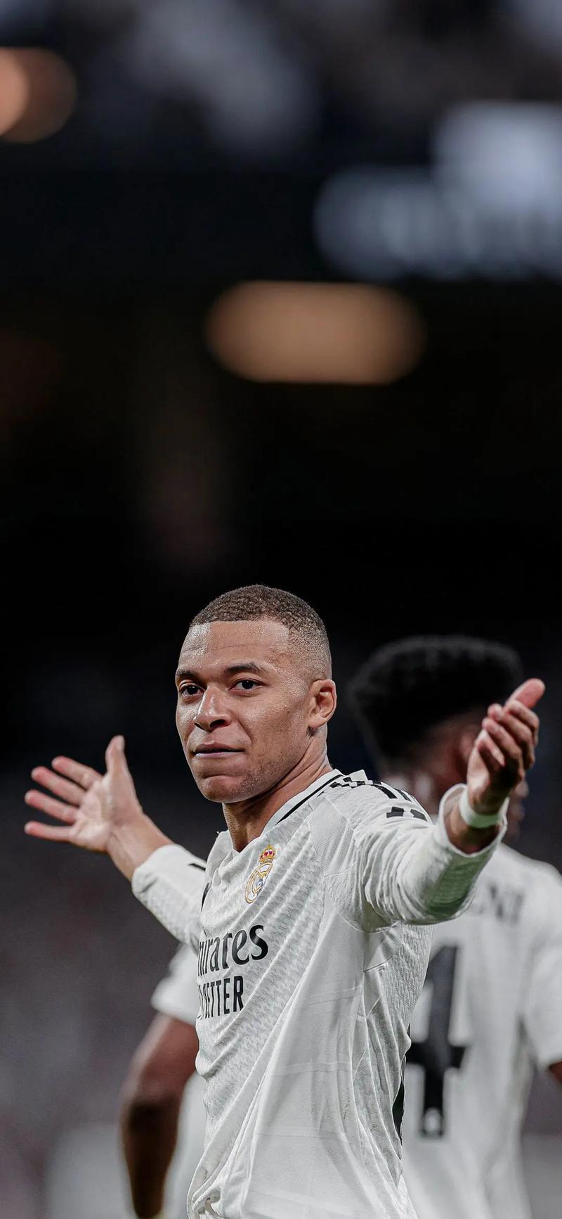 五冠加身！国安3-0击败河南夺得队史第5座足协杯冠军（国安三球完胜河南，队史第五次捧起足协杯）