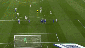 图片报：拜仁倾向于与诺伊尔续约一年，具体谈判或在冬窗敲定（图片报：拜仁意向与诺伊尔再续一年，冬窗或敲定谈判细节）